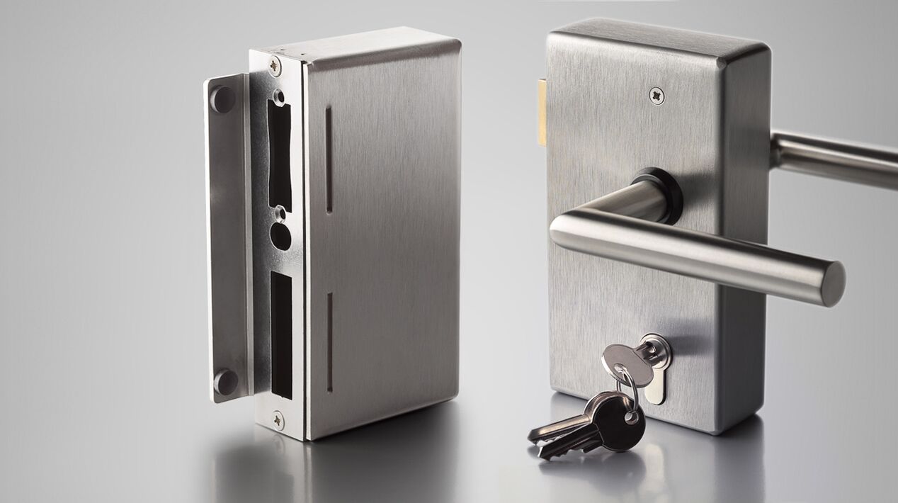 Am-Tech T1895 Door Hasp Lock Self Locking With Key 12 Month Guarantee Garden 
